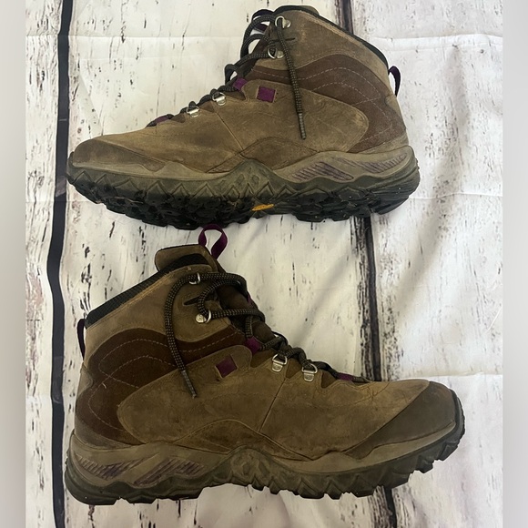Merrell Hiking Boots - Picture 3 of 4